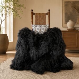 Genuine Icelandic 4-Pelt Sheepskin Rug Natural Black 4' x 6'